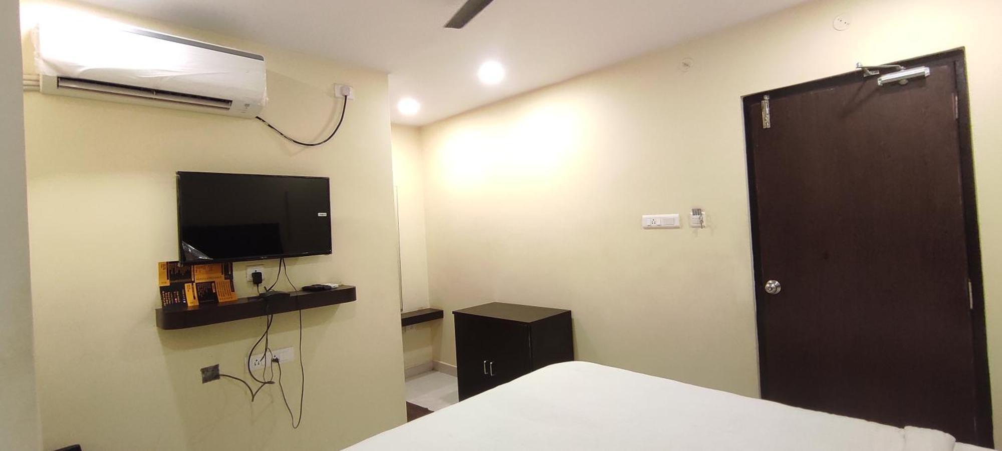 Arvind Stay Hotel, Rk Beach Vizag Visakhapatnam Bagian luar foto