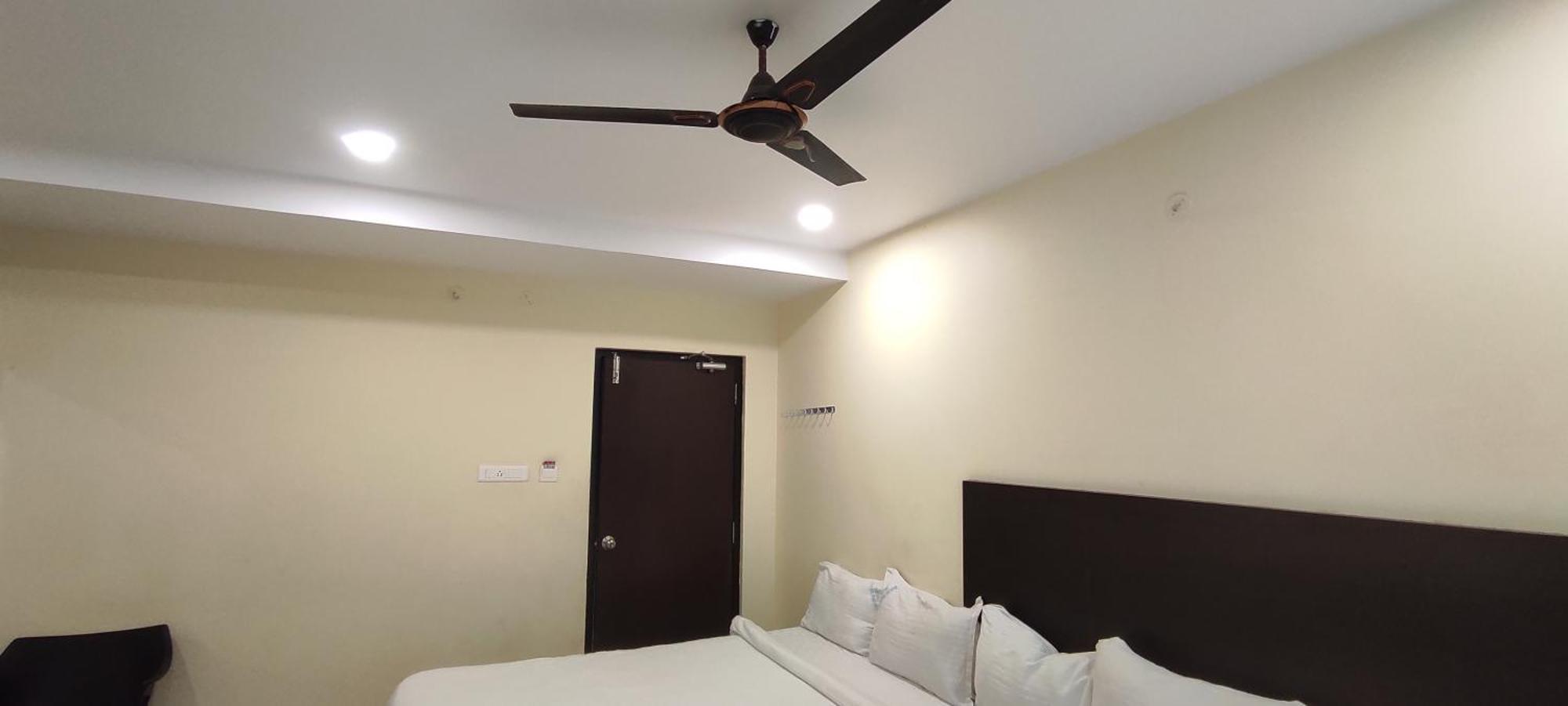 Arvind Stay Hotel, Rk Beach Vizag Visakhapatnam Bagian luar foto