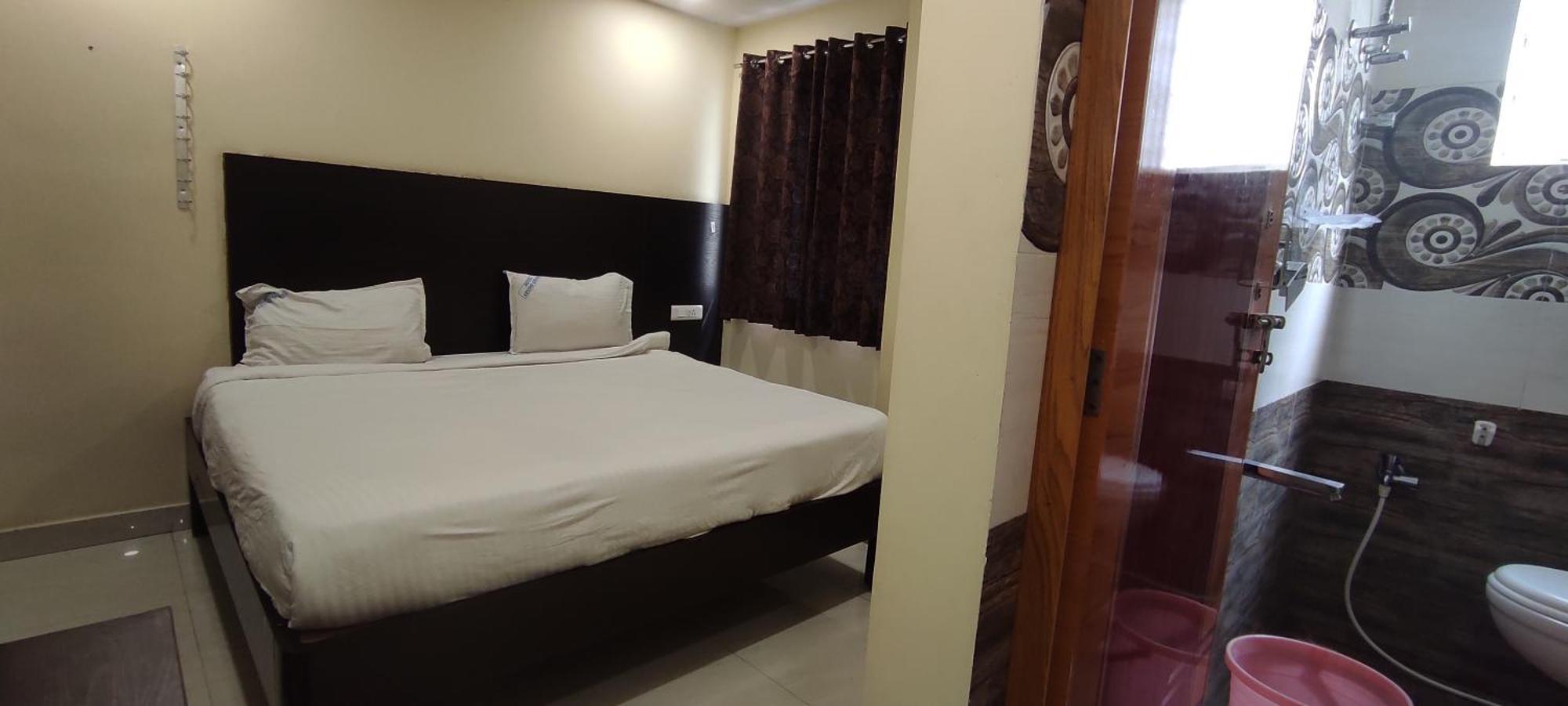 Arvind Stay Hotel, Rk Beach Vizag Visakhapatnam Bagian luar foto
