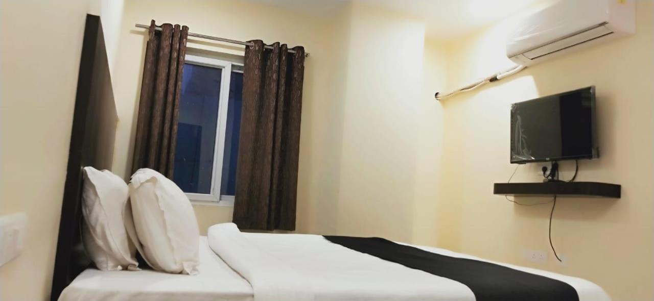 Arvind Stay Hotel, Rk Beach Vizag Visakhapatnam Bagian luar foto