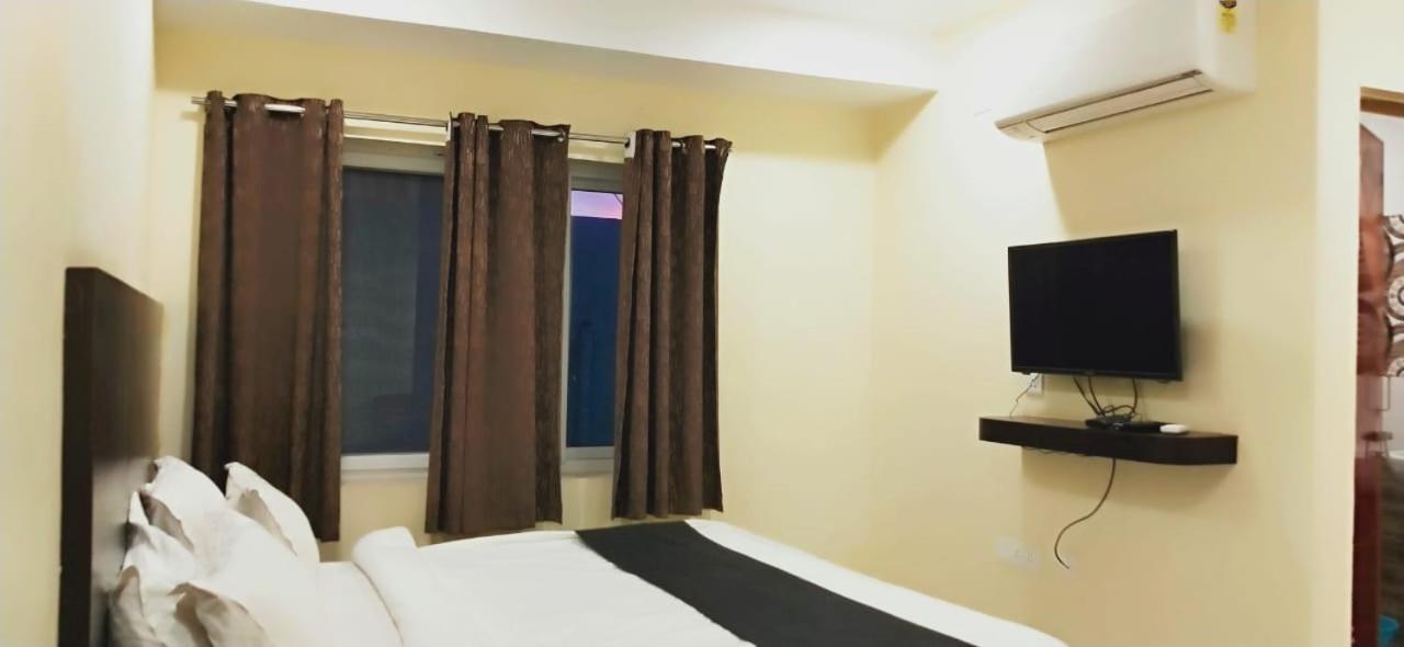Arvind Stay Hotel, Rk Beach Vizag Visakhapatnam Bagian luar foto